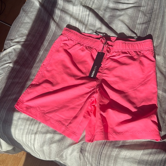 Size Small, selling because I prefer short shorts! :) - Picture 1 of 2